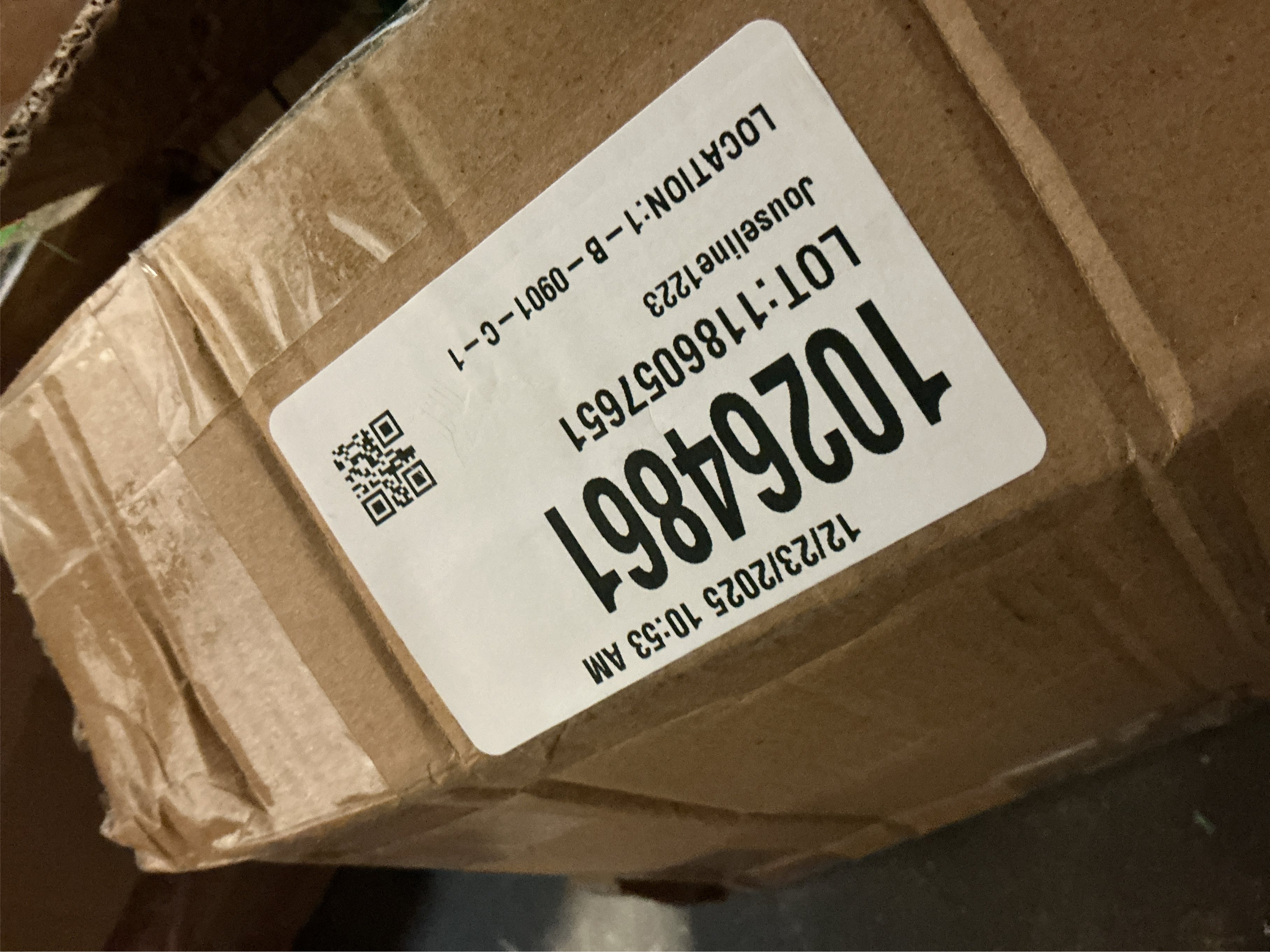 6FT Pre-Lit Christmas Tree in New Growth Green, Artificial Hinged Pine Tree with 956 Brach Tips Prelighted Durable Metal Stand