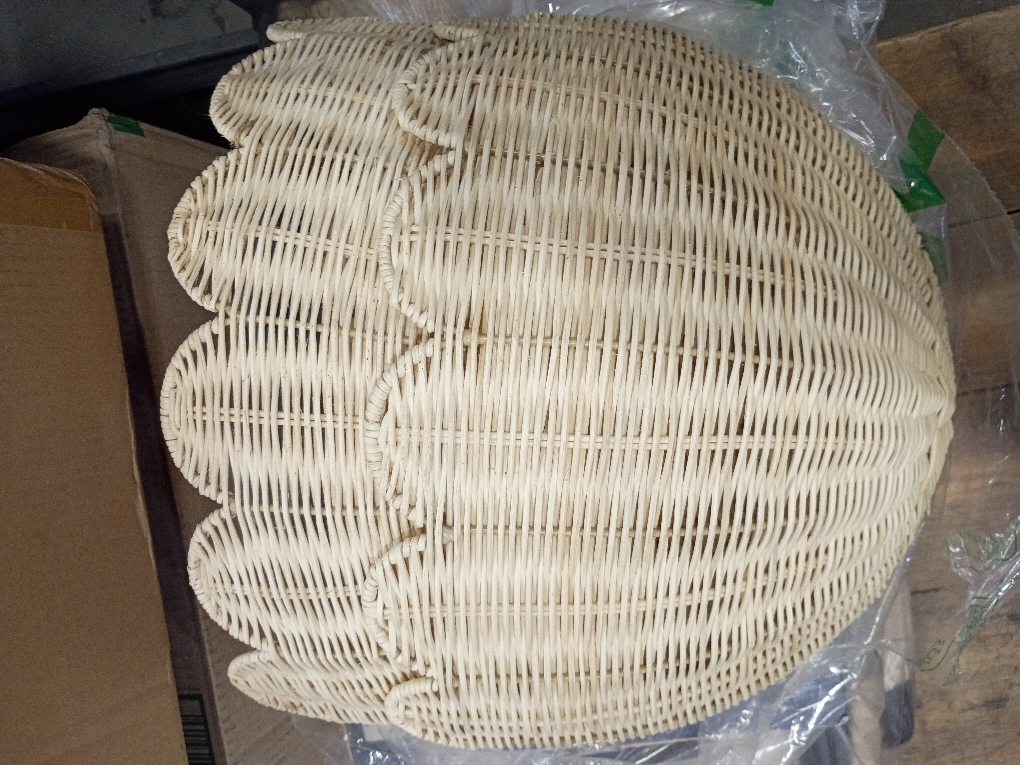 Set of 2 Scalloped Hanging Wicker Baskets for Wall