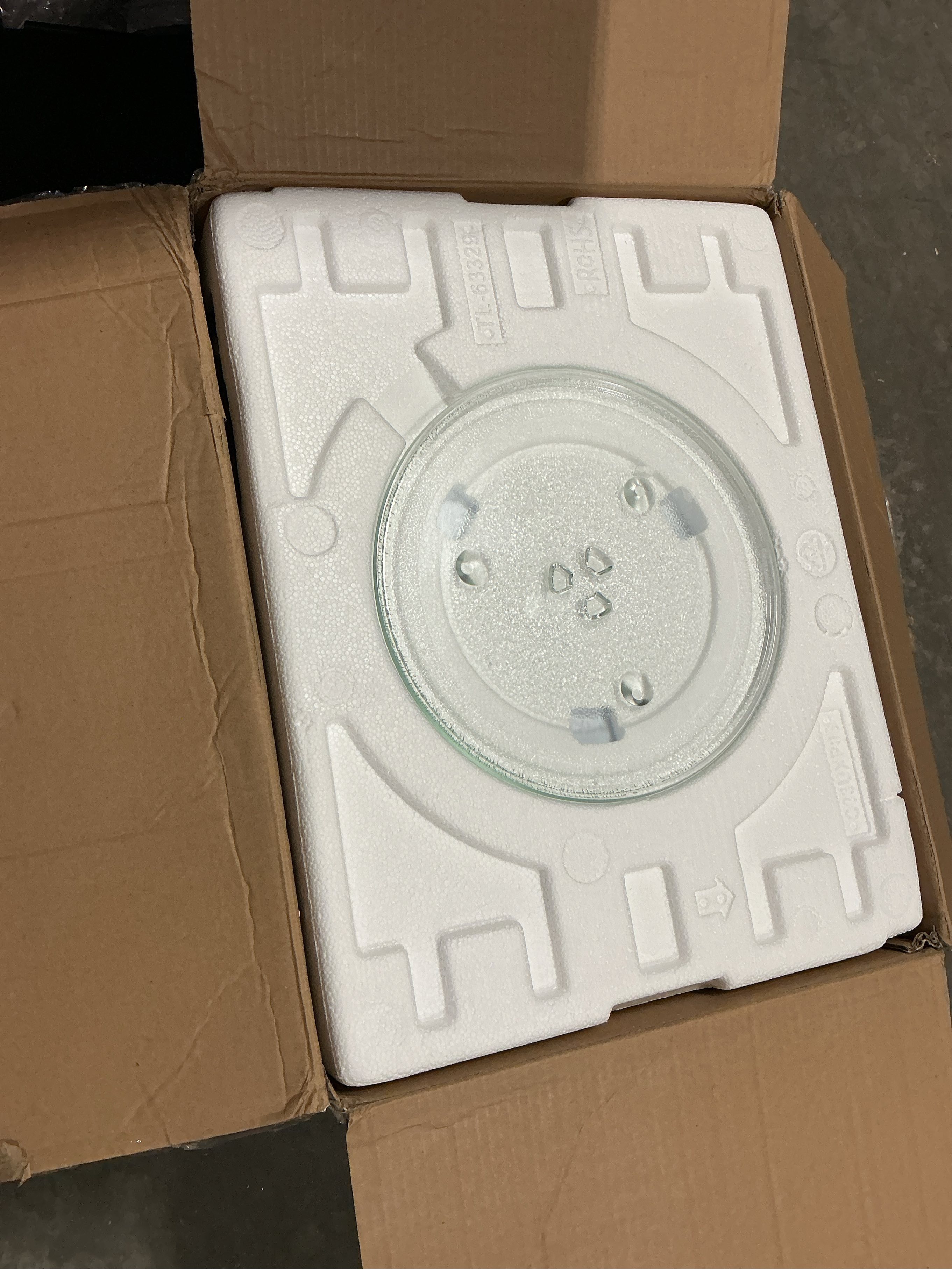 Farberware 0.9 Cu. Ft. Black Microwave Oven, 900W with LED Display, 10 Power Levels, 8 Auto-Cook Presets, Express Cooking & Defrost