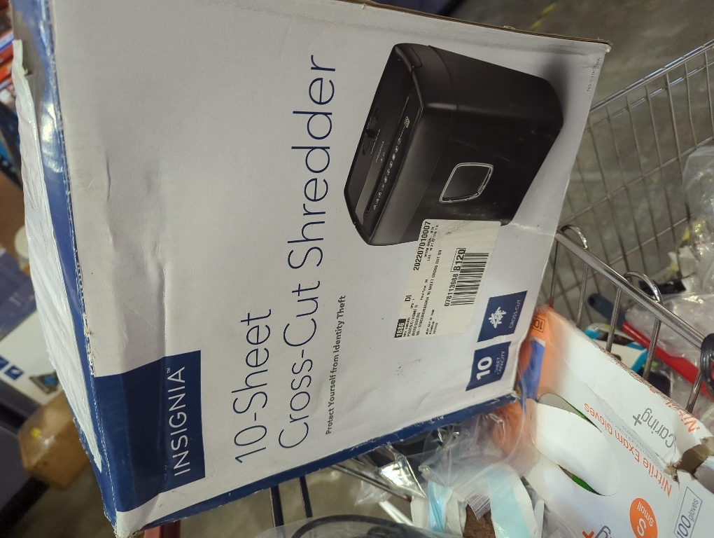 Amazon Basics Cross Cut Paper and Credit Card Shredder, 12 Sheet (New Model), Black