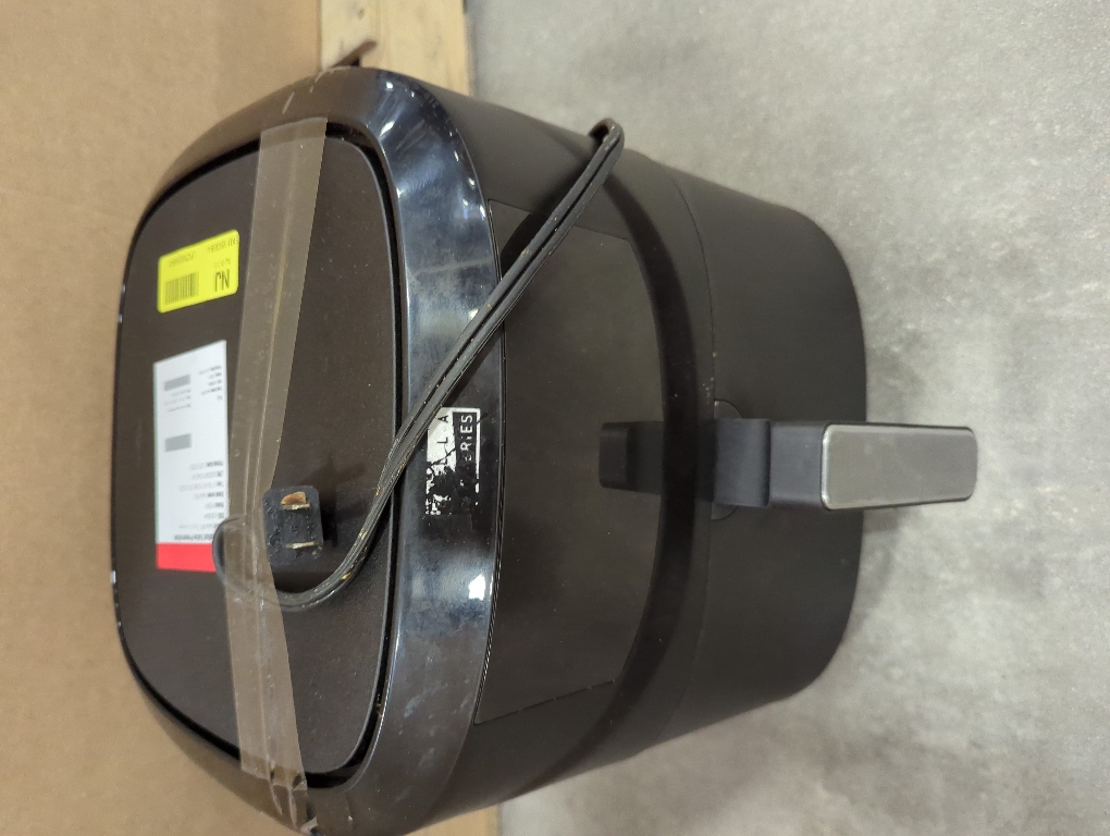 bella PRO - 8-qt. Touchscreen Air Fryer with Divided Basket - Matte Black