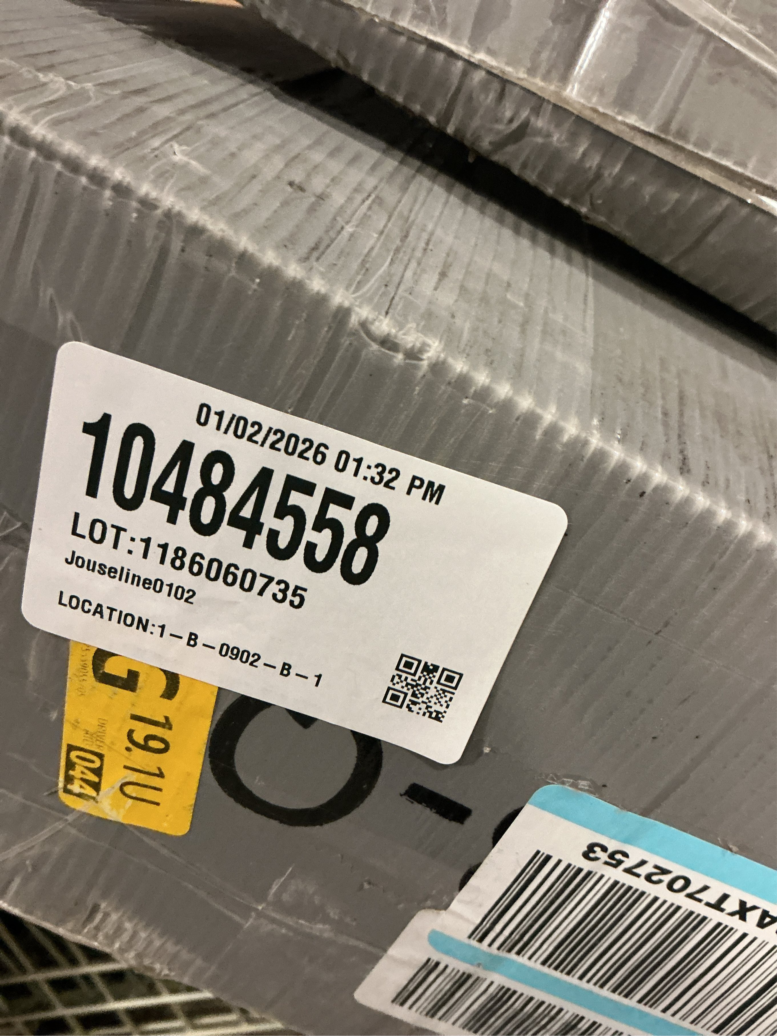 Queen Size Metal Platform Bed Frame/Victorian Style Headboard and Footboard/Steel Slat Support/Easy Assembly/No Box Spring Needed/Underbed Storage/Noise Free/Black