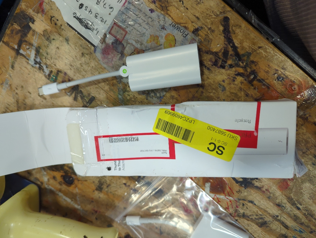 Apple Thunderbolt 3 (USB-C) to Thunderbolt 2 Adapter