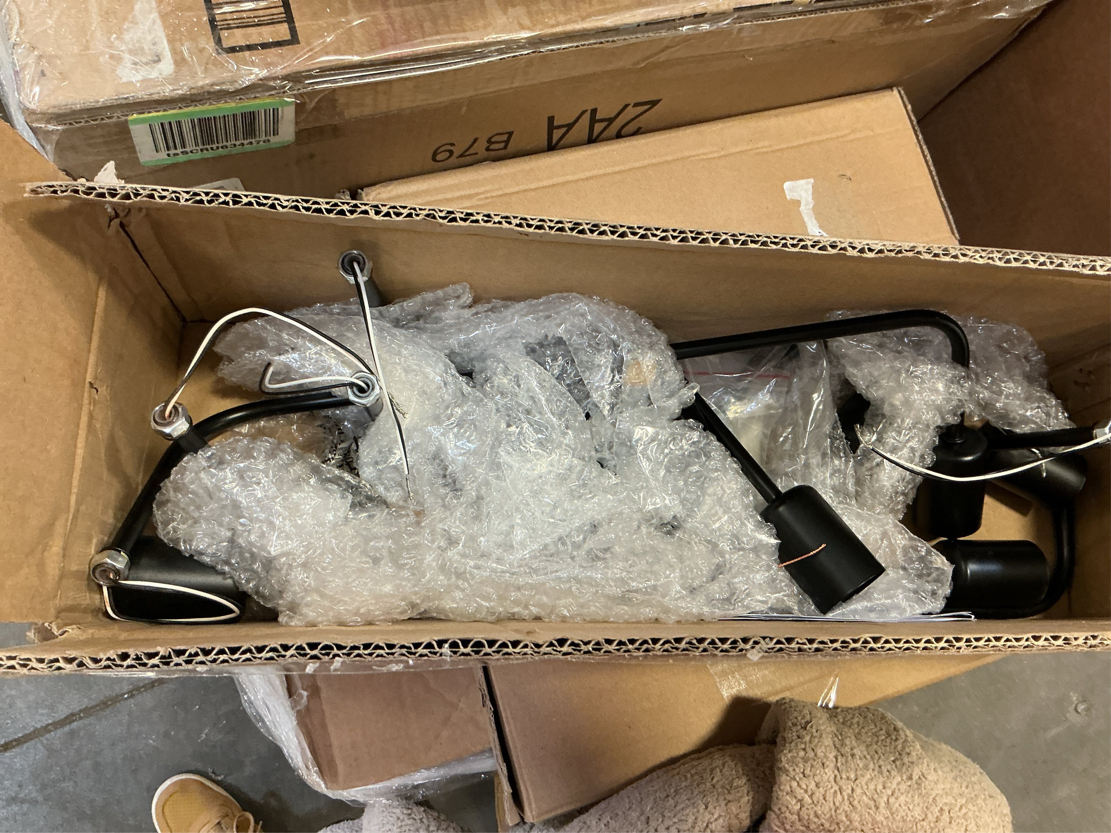 Lingkai 8 Lights Sputnik Ceiling Light Fixture Industrial Chandelier Semi Flush Mount Light Fixtures with Matte Black Finish for Living Room Bedroom Dining Room