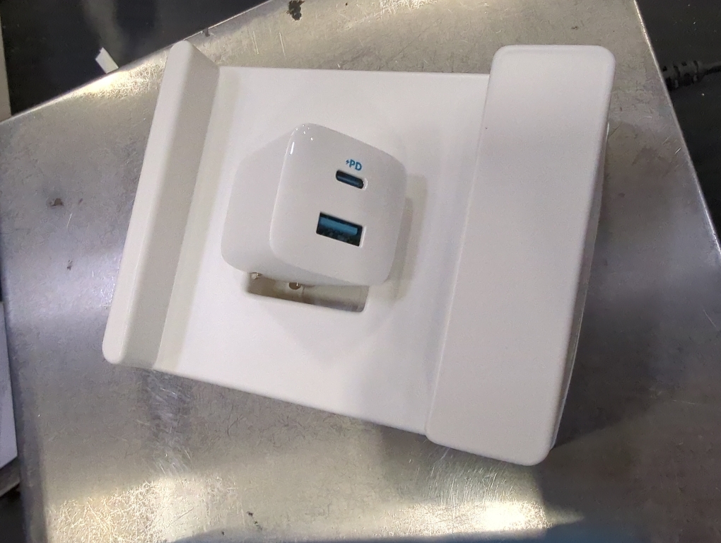 Anker 32W 2-Port Compact USB C Charger with Foldable Plug for iPhone 15/15 Plus/15 Pro/15 Pro Max/14/13, Pixel, Galaxy, iPad/iPad Mini and More (Cable Not Included) - White