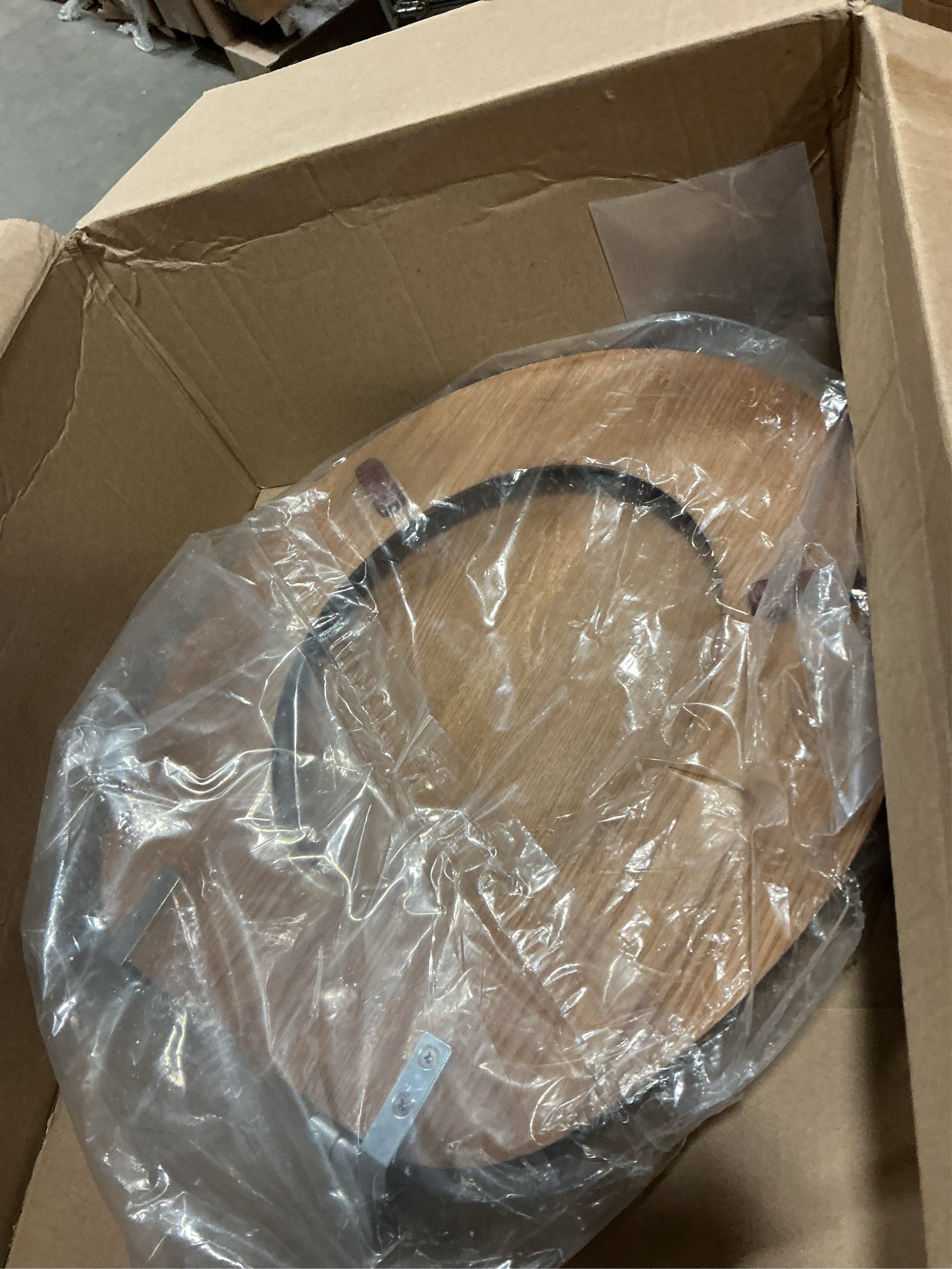 Mayfair Round Wood with Chrome Hinge Toilet Seat in Natural Oak