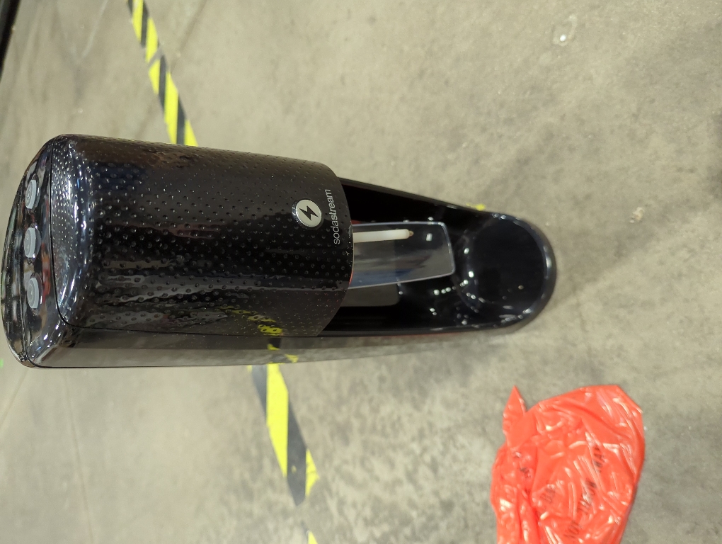 SodaStream  Fizzi One Touch Sparkling Water Maker Kit