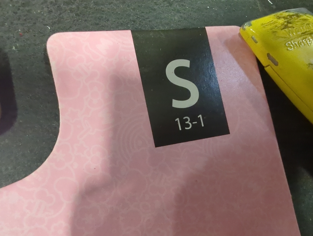 Size S 13-1 Color Pink hello kitty slippers