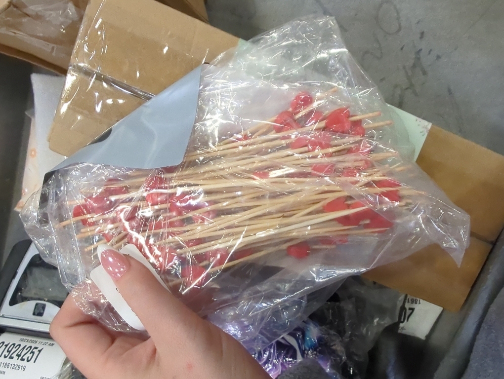 Karat Earth 3.5'' Bamboo Pick, Red - 30ct