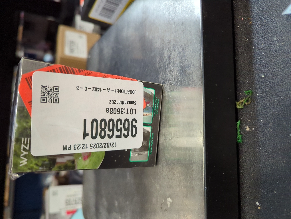 Wyze Cam V4 Plug-in Indoor and Outdoor Smart-Enabled Security Camera