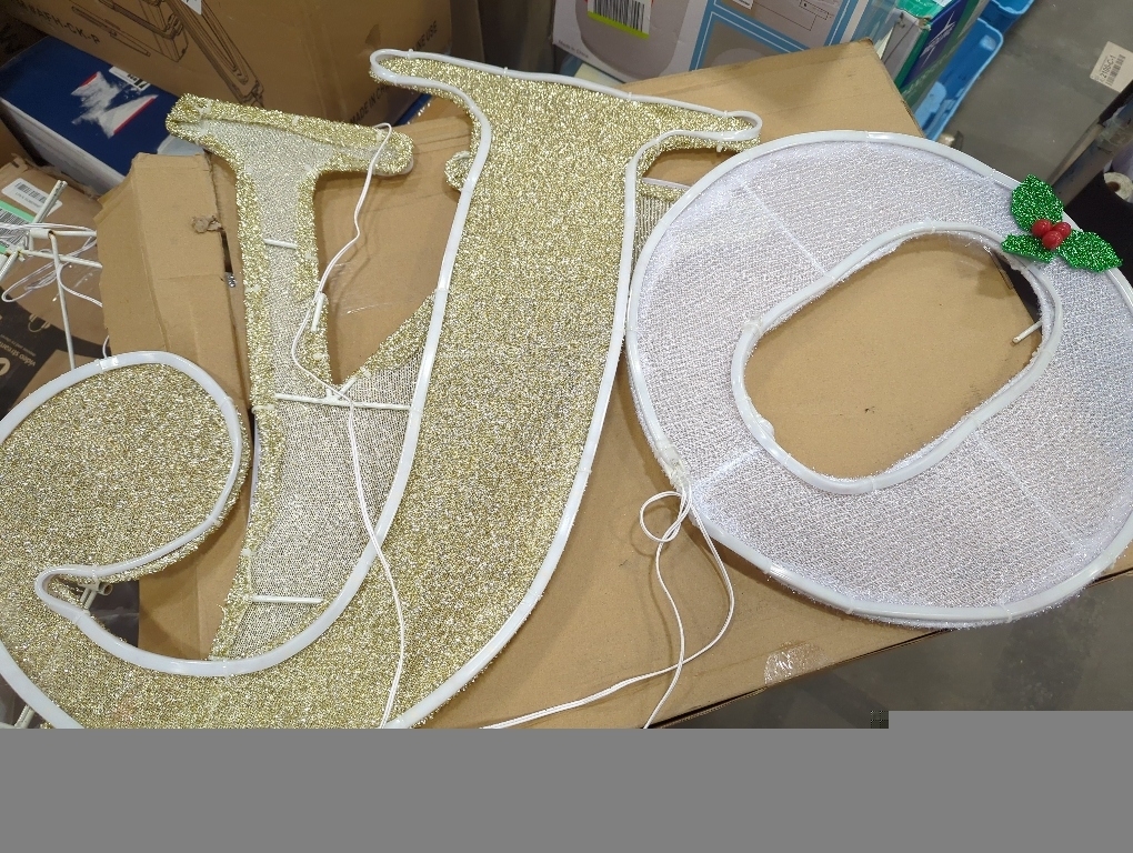 Outdoor Christmas Angel Decoration Christmas Lighted 3 Angels Playing Trumpet with Holly Berries Decoration for Xmas Home Pathway Lawn Party Display