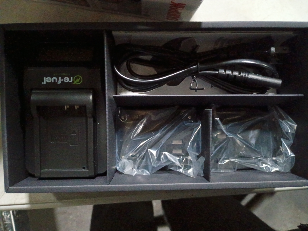Digipower - DSLR/Mirrorless Camera Travel Charger for Canon Batteries