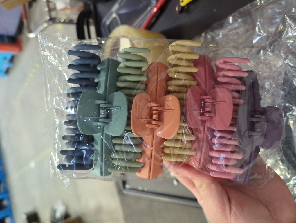 4.3 Inch Large Hair Claw Clips for Thin Thick Curly Hair Big Matte Hairclips Banana Strong Hold Jaw Clip Fashion Hair Accessories for Women and Girls (Nonslip, 8PCS)