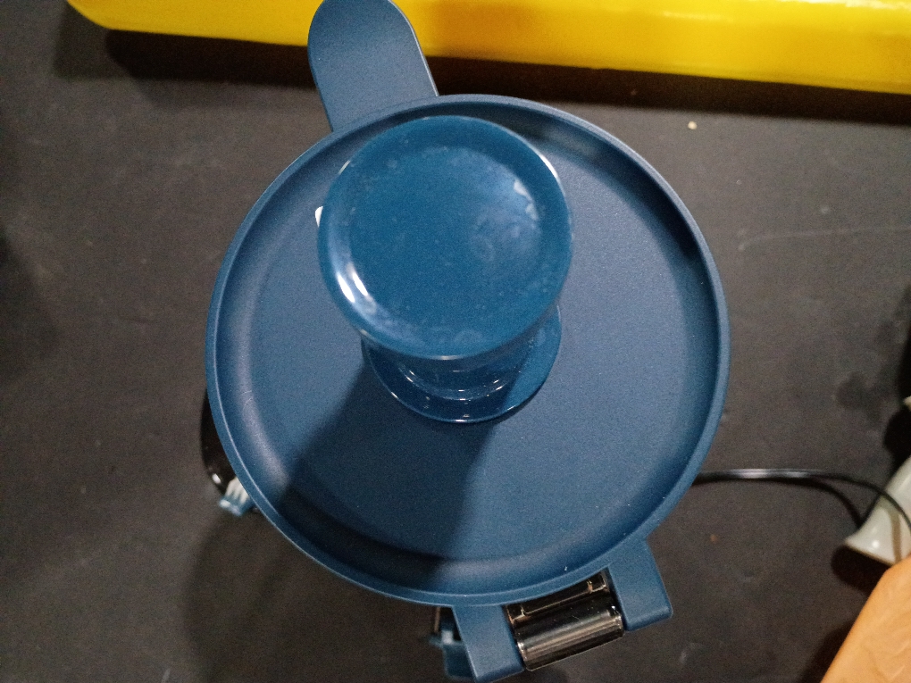 Our Place Cold Press Batch Juicer, Blue