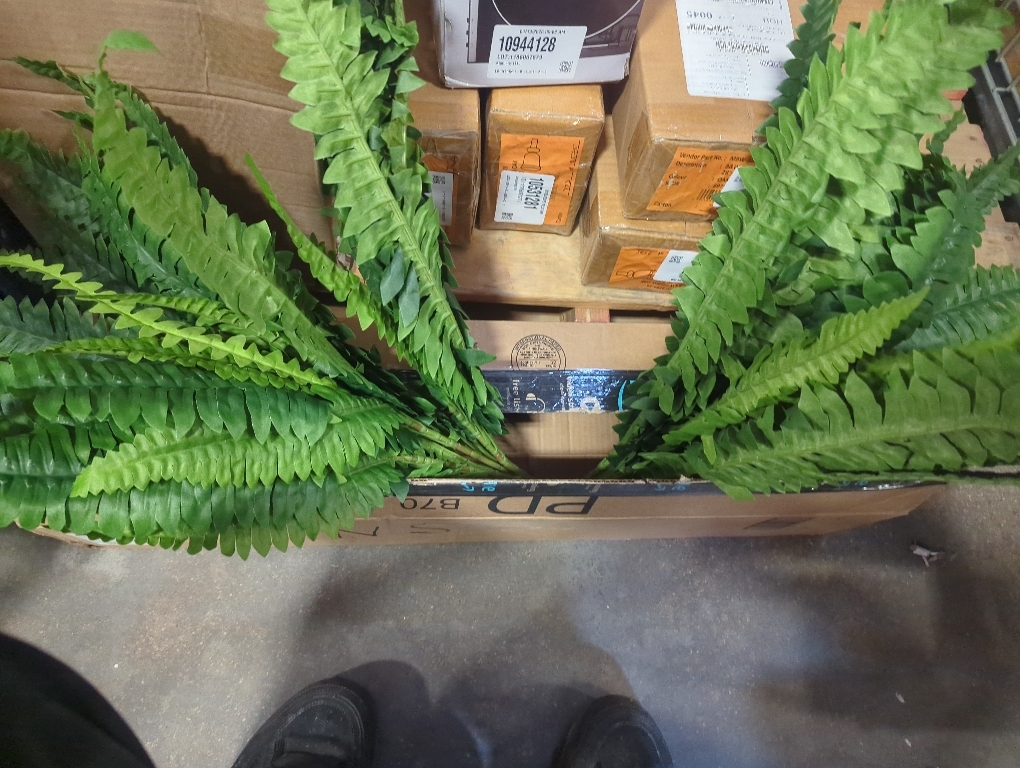 Set of 2 artificial ferns