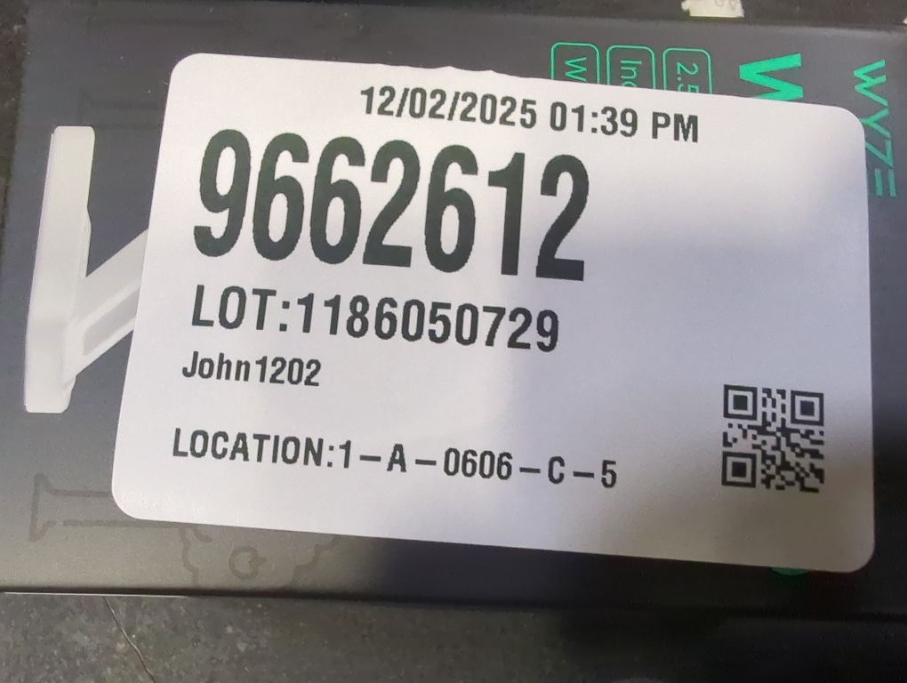 Color White Wyze Cam V4 Plug-in Indoor and Outdoor Smart-Enabled Security Camera