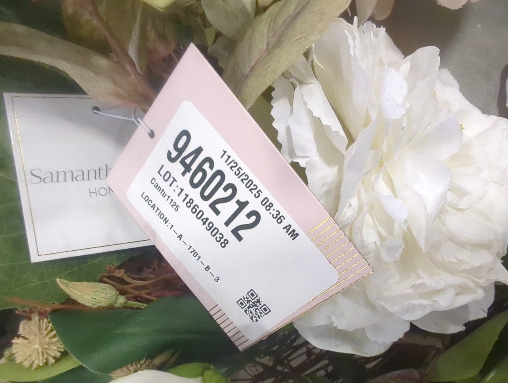 Samantha Pynn Home Decorative Flower Wreath Hanging Pendant for Home and Floral Arrangement for Front Door and Wall Decoration