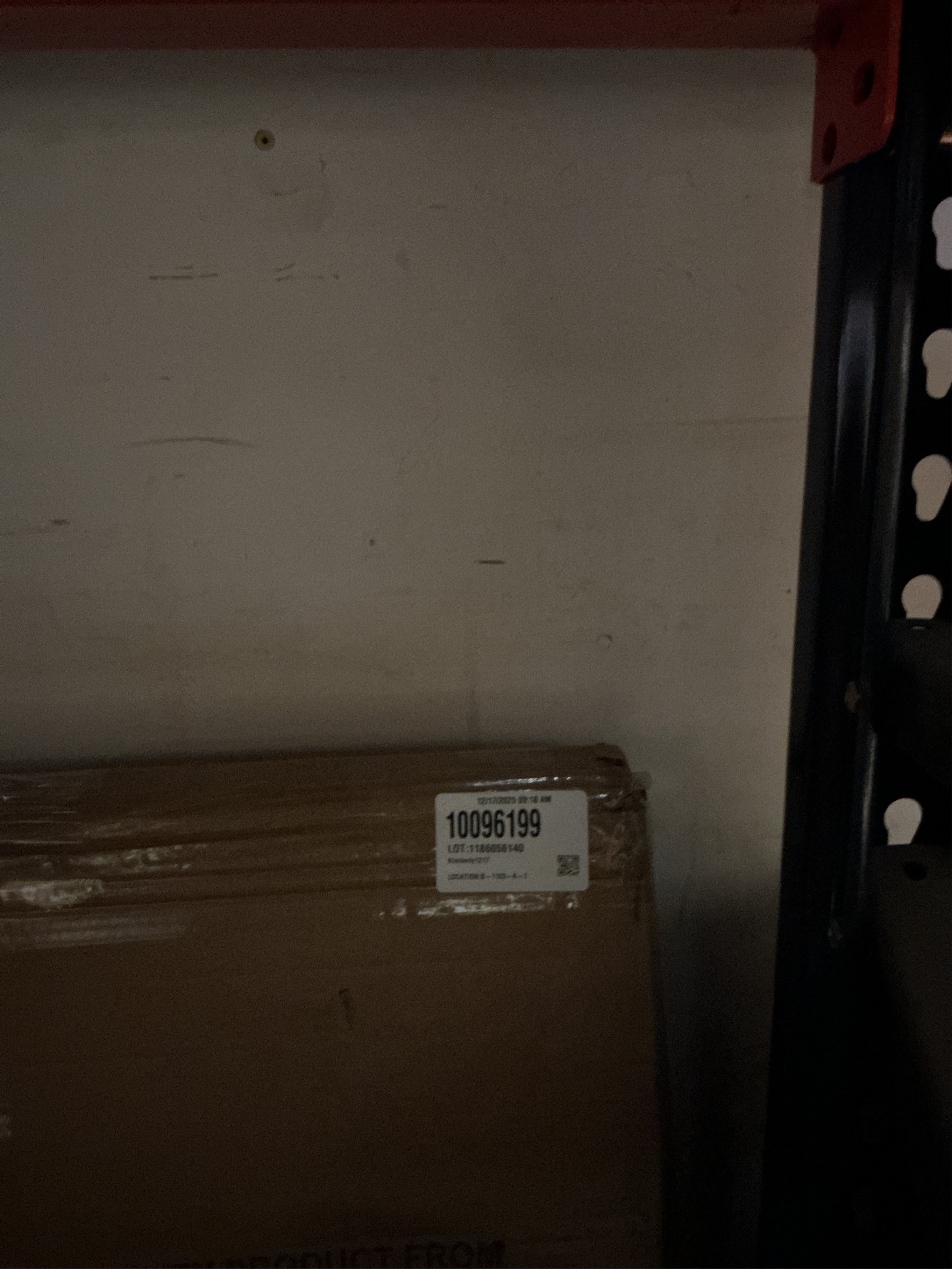 Mayfair Round Wood with Chrome Hinge Toilet Seat in Natural Oak