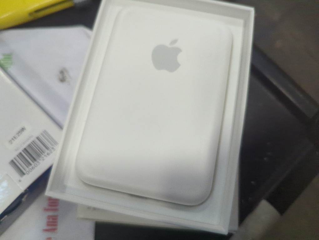 Apple MagSafe Battery Pack