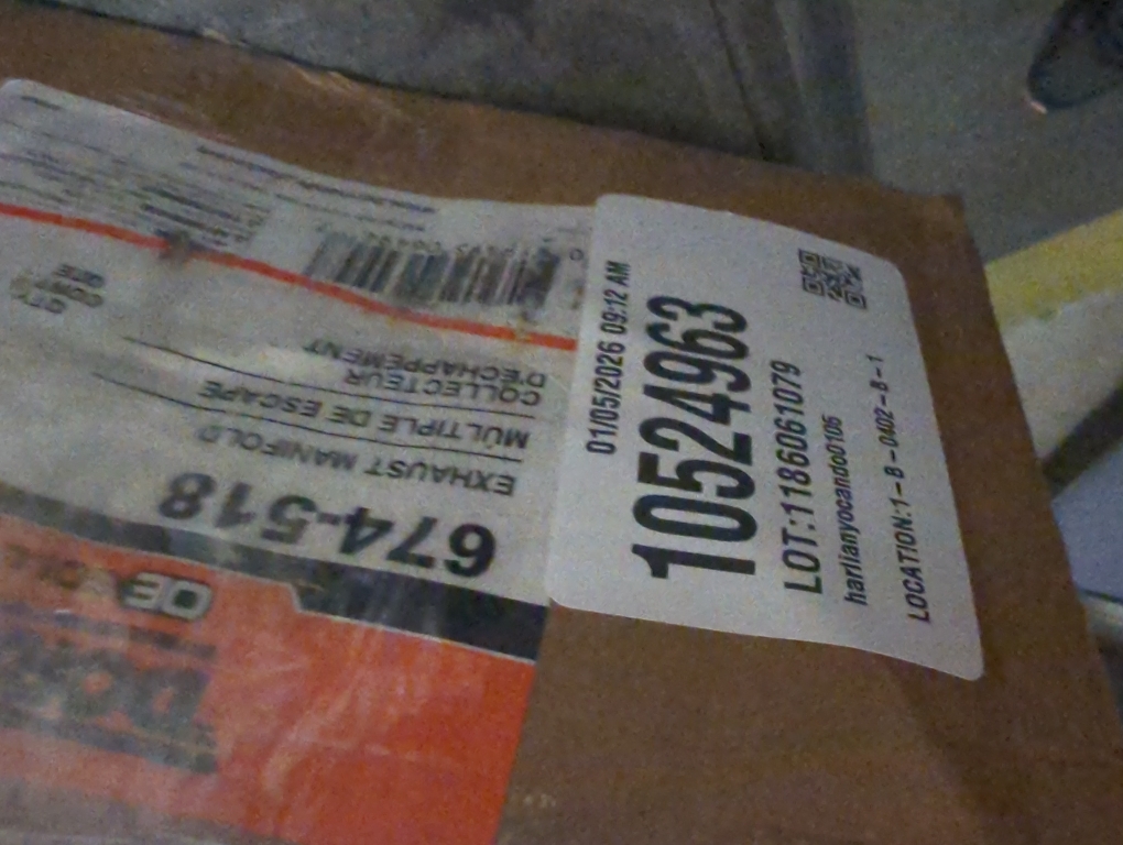 Dorman 674-518 Driver Side Exhaust Manifold Kit - Includes Required Gaskets and Hardware Compatible with Select Chevrolet / Pontiac Models