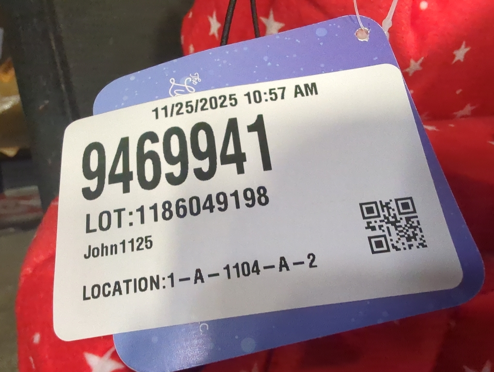 Size 5-6 Color red The Elf on the Shelf slippers