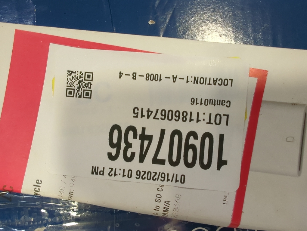 Apple USB-C to SD Card Reader - 2.6in