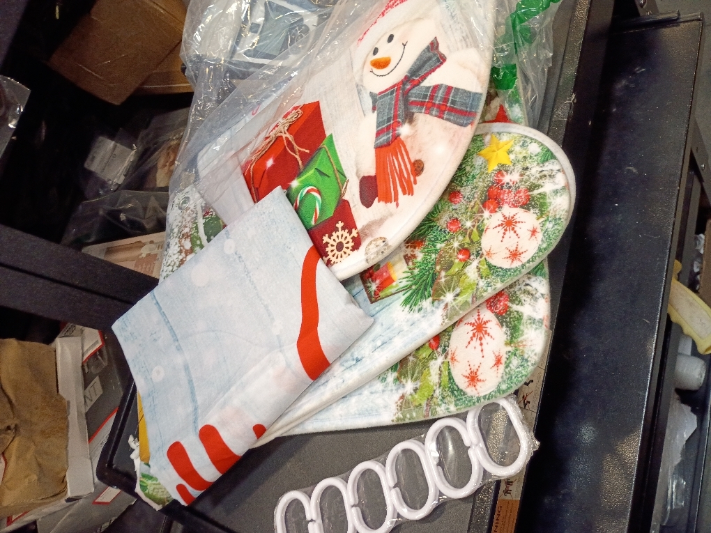 Tiamon 7 Pcs Winter Snowman Shower Curtain Set Merry Christmas Bathroom Sets with 71x72in Snowman Shower Curtain Gnome Non-slip Bath Rug Toilet Mat Toilet Lid Cover 3 Towels for Holiday Bathroom Decor