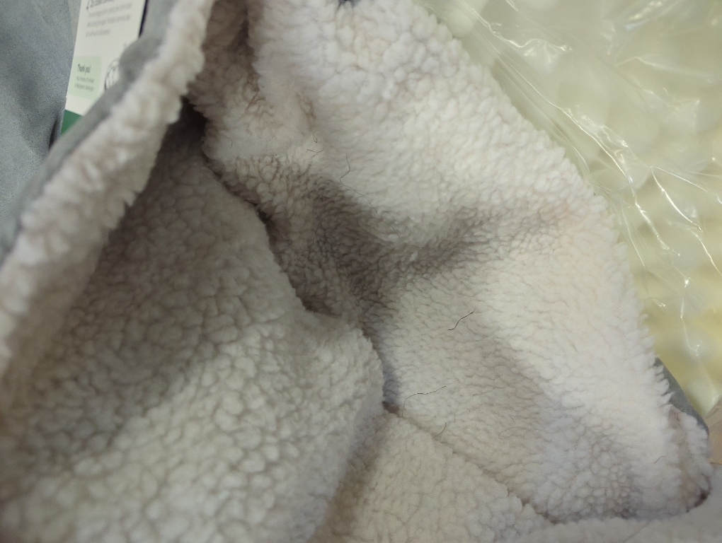 Furhaven 26 Round Orthopedic Dog Bed for Medium/Small Dogs w/ Removable Washable Cover, For Dogs Up to 30 lbs - Sherpa & Suede Snuggery - Gray, 26-inch