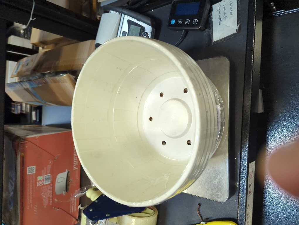 Quarut 10 inch Plastic Flower Pots for Indoor Plants,4 Pack Large Outdoor Planter Pot with Drainage Holes & Saucers,Imitation Wine Barrel Design,for Indoor Outdoor Garden Plants(White)