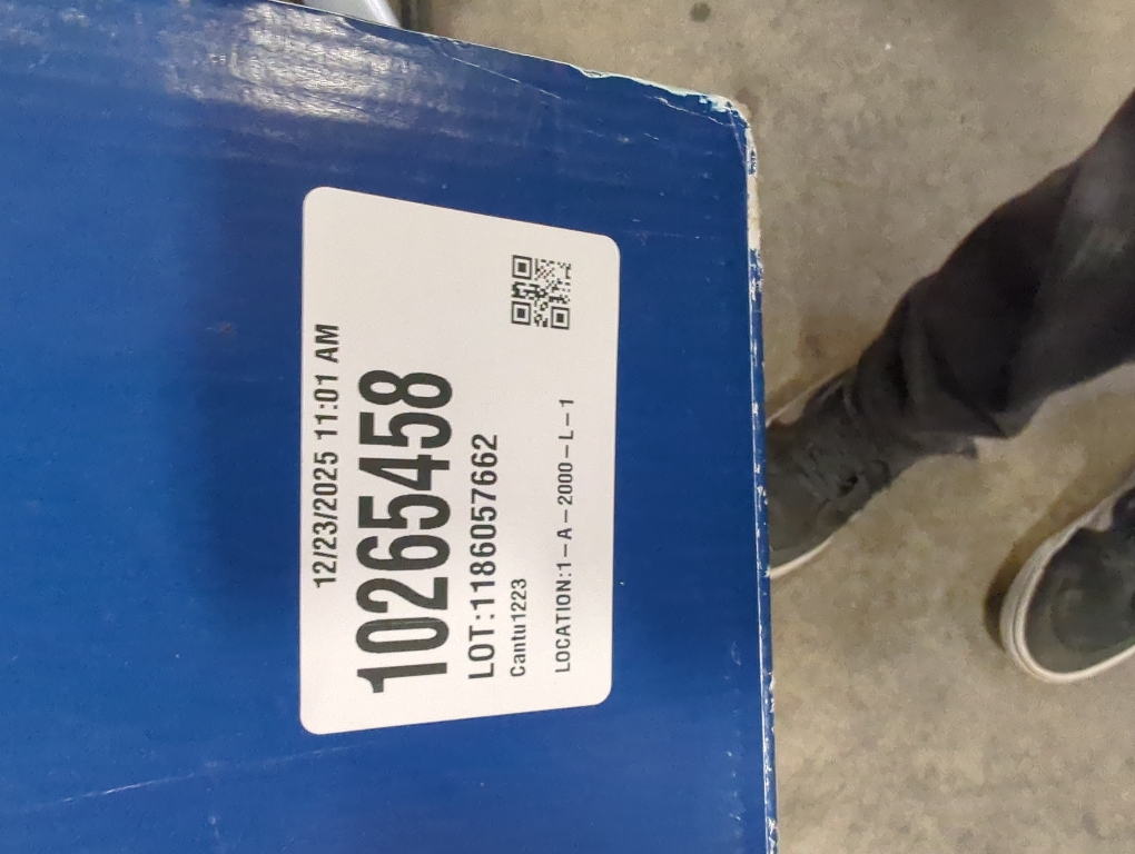 Insignia  - Bagless Upright Vacuum - Black