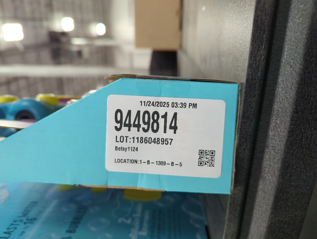 Chuckle & Roar Squirty Squirts 2-in-1 Bubble & Water Electric Blaster