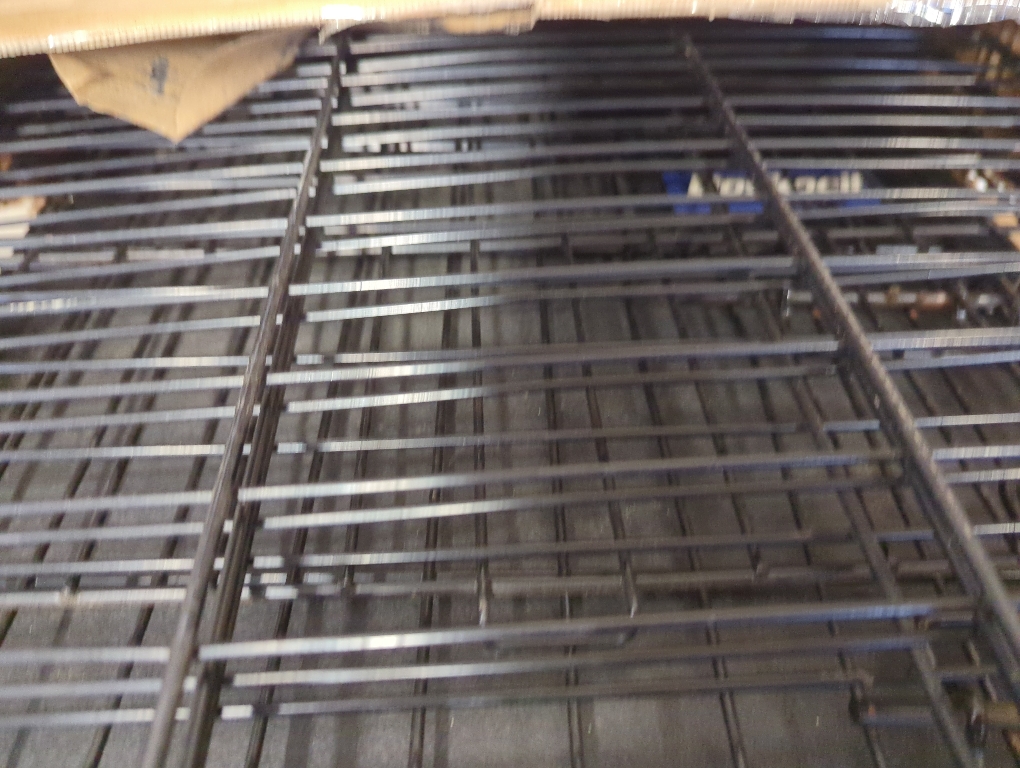 Amazon Basics Durable,Foldable Metal Wire Dog Crate with Tray, Double Door, 30 x 19 x 21 in, Black