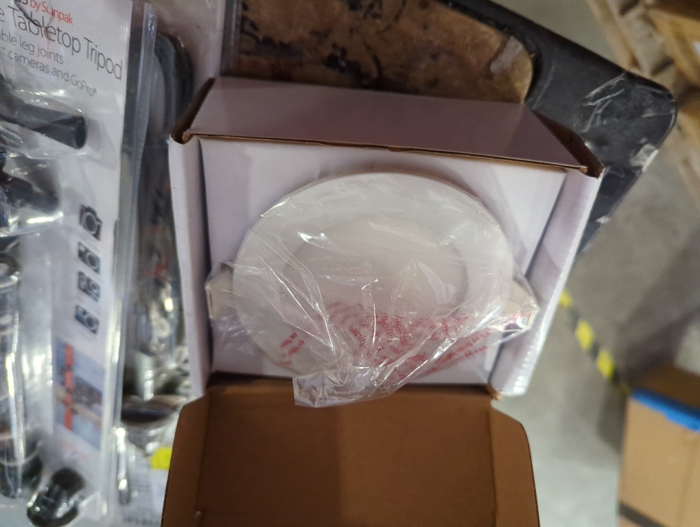 DALS Lighting White 4-in 770-Lumen Switchable White Round Dimmable LED Canless Wet Rated Recessed Downlight