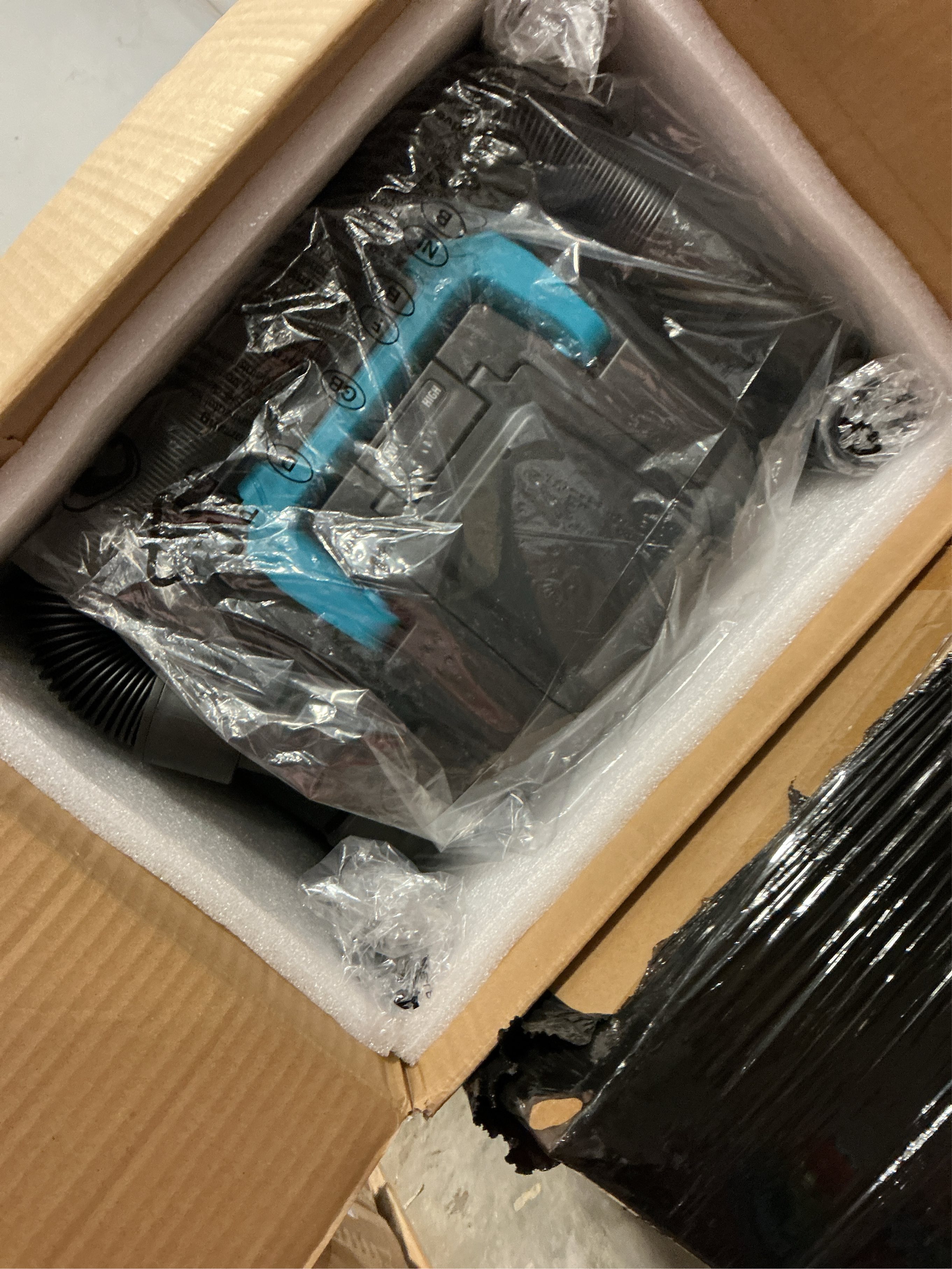 Seesii Cordless Shop Vac Wet and Dry, 2.6 Gallon Small Shop Vac with Accessory Storage Holder, 2 x 4.0Ah Batteries, 3-in-1 Wet Dry Vacuum with HEPA Filter, Strap, Ideal for Garage, Car, Workshop