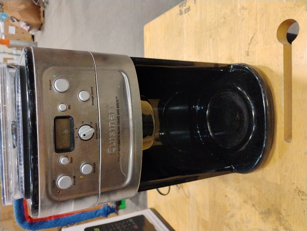 Cuisinart DGB-900BCC DGB-900BC Grind & Brew Thermal 12-Cup Automatic Coffeemaker‼️Light dirt and missing glass coffee pitcher‼️