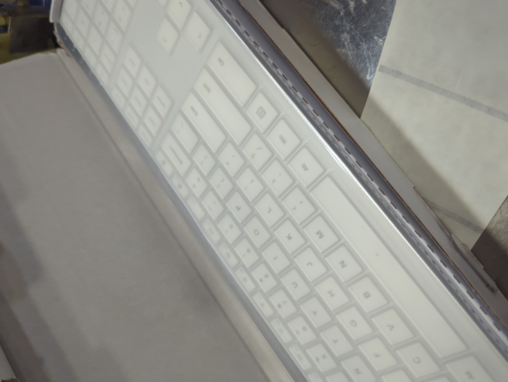 Wireless Keyboard and Mouse Combo - Full Size Slim Thin Wireless Keyboard Mouse with Numeric Keypad 2.4G Stable Connection Adjustable DPI (White & Silver)