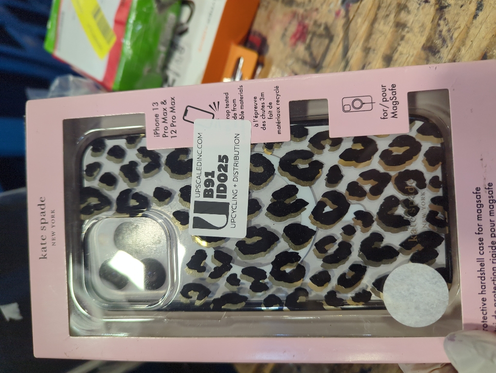 Kate Spade New York Apple iPhone 13 Pro Max/iPhone 12 Pro Max Hardshell Case