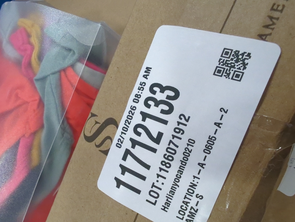 2pcs Large Christmas Bows Velvet Red Bows Holiday Red Christmas Bows Decorations for Wreath Velvet Bows Decor for Christmas Tree Topper, Front Door, Outdoor(24 * 16 inch)