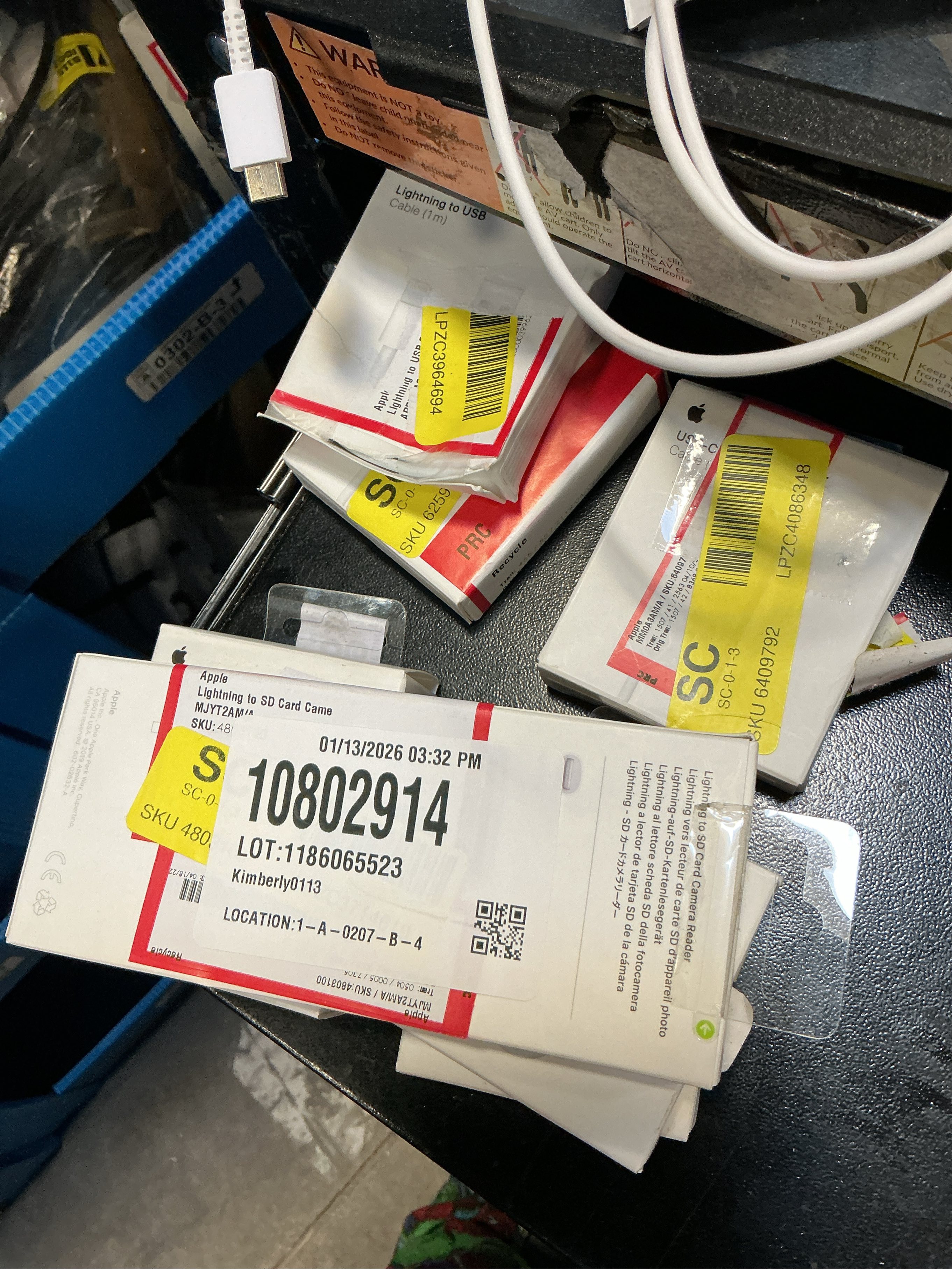 Apple Lightning to SD Card Camera Reader