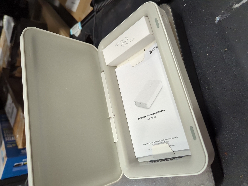 Samsung Electronics Qi Wireless Charger and UV Sanitizer - US Version