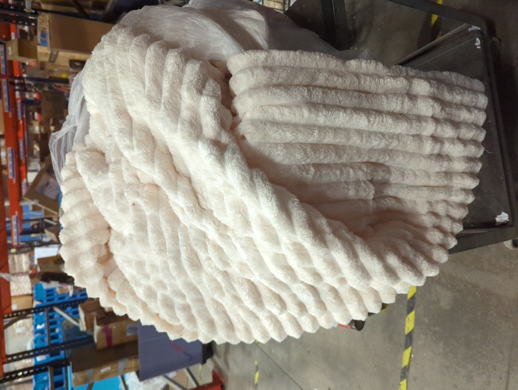 NEWCOSPLAY Super Soft Throw Blanket Ivory Premium Silky Flannel Fleece 3D Ribbed Jacquard Lightweight Bed Blanket All Season Use (Ivory Ribbed, Throw(50x60))