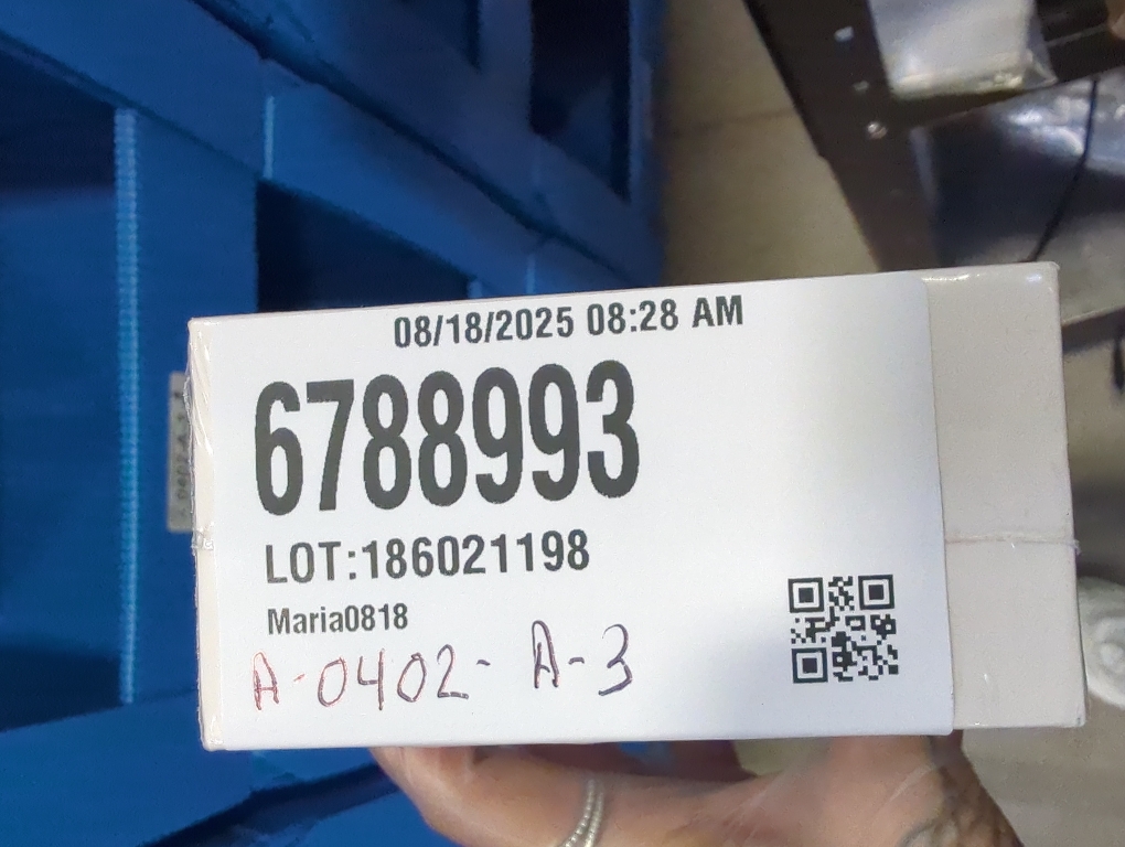 Therabody TheraFace Depuffing Cold & Heat Facial Treatment Wand - White