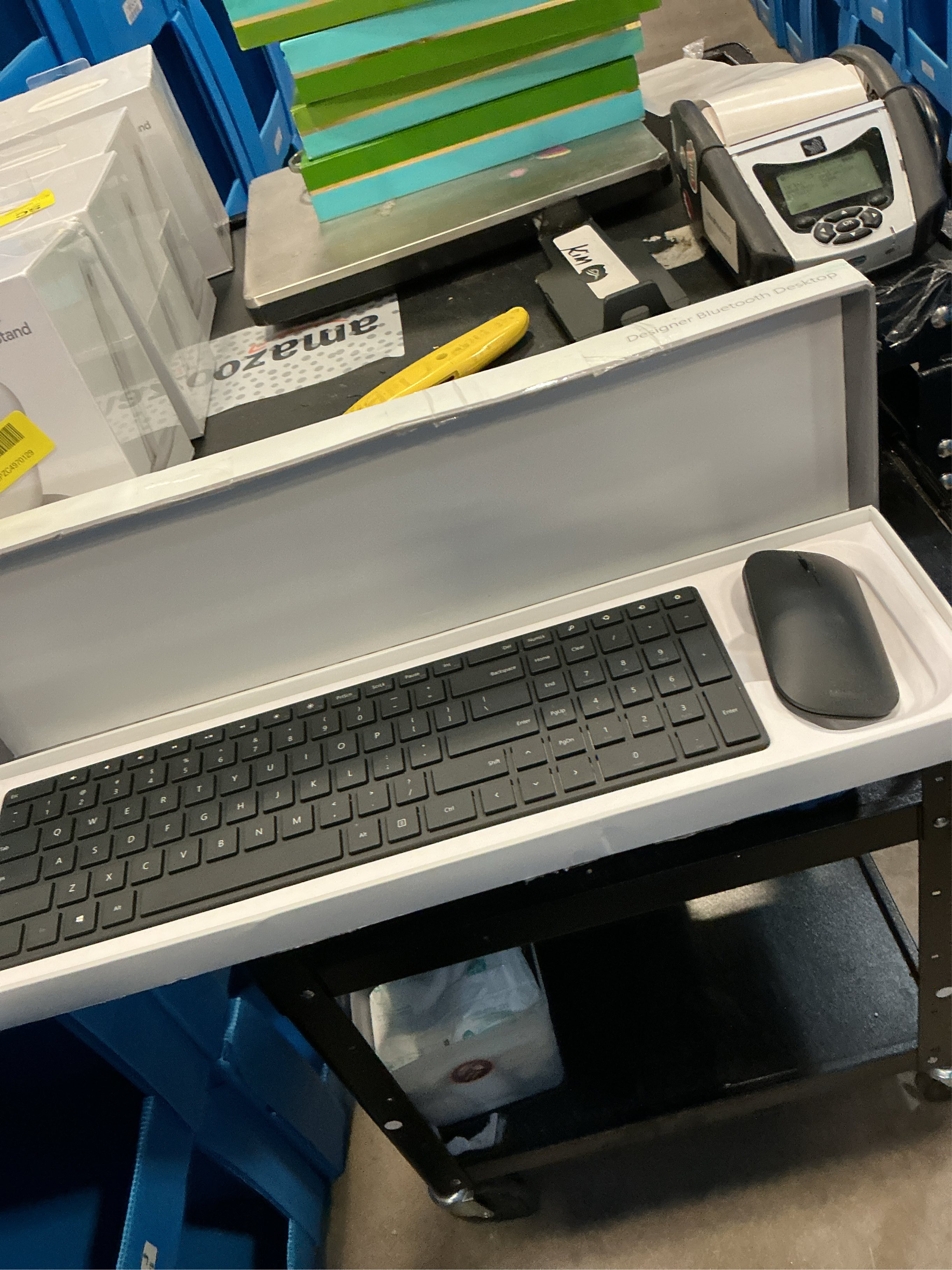 Microsoft Designer Bluetooth Desktop - Wireless bluetooth connectivity - QWERTY keyboard with built-in number pad - Ambidextrous designed mouse