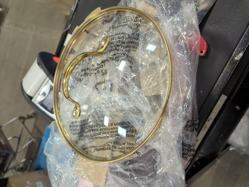 Paris Hilton Epic Nonstick Pots and Pans Set, Multi-layer Nonstick Coating, Tempered Glass Lids, Soft Touch, Stay Cool Handles, Made without PFOA, Dishwasher Safe Cookware Set, Pink