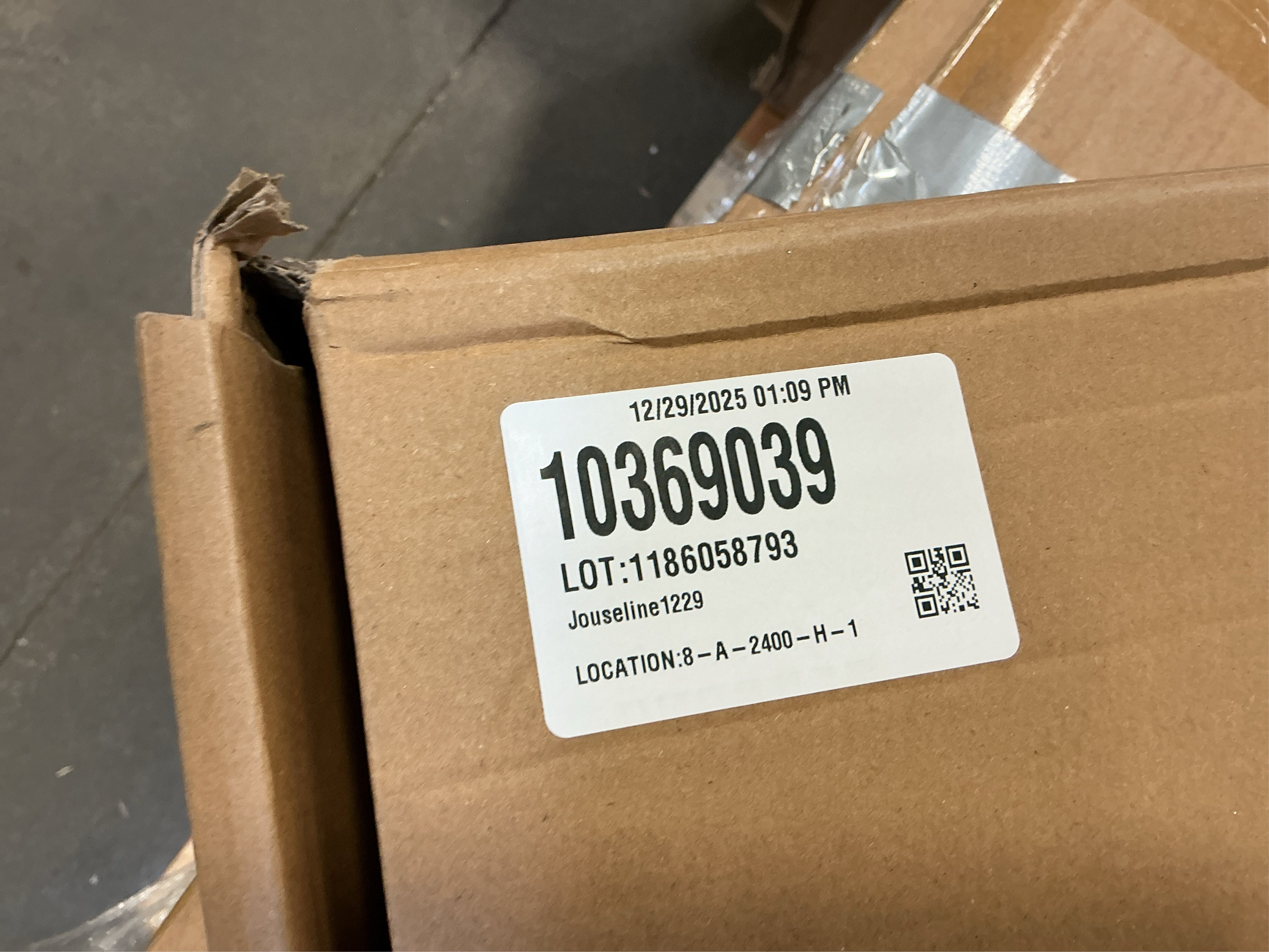 26 Inches Extra Large Round Black Walnut Wood Ottoman Tray with Handles, Serve Tea, Coffee, Classic Circular Wooden Decorative Serving Tray