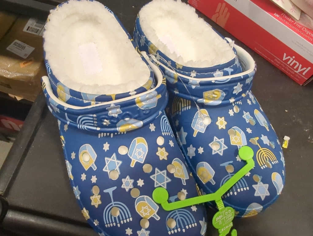 Size W 11 Size M 9 Color Blue Crocs Unisex Adult Classic Lined Holiday Charm Clogs