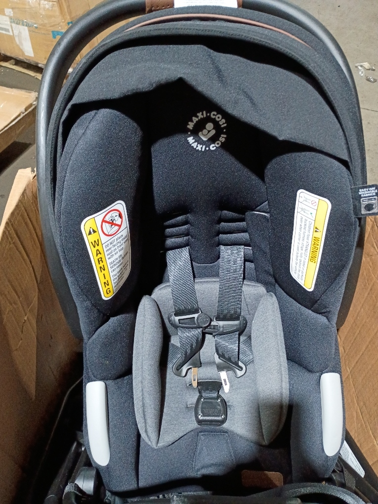 Zelia2 Luxe Travel System - Black (LIKE NEW)