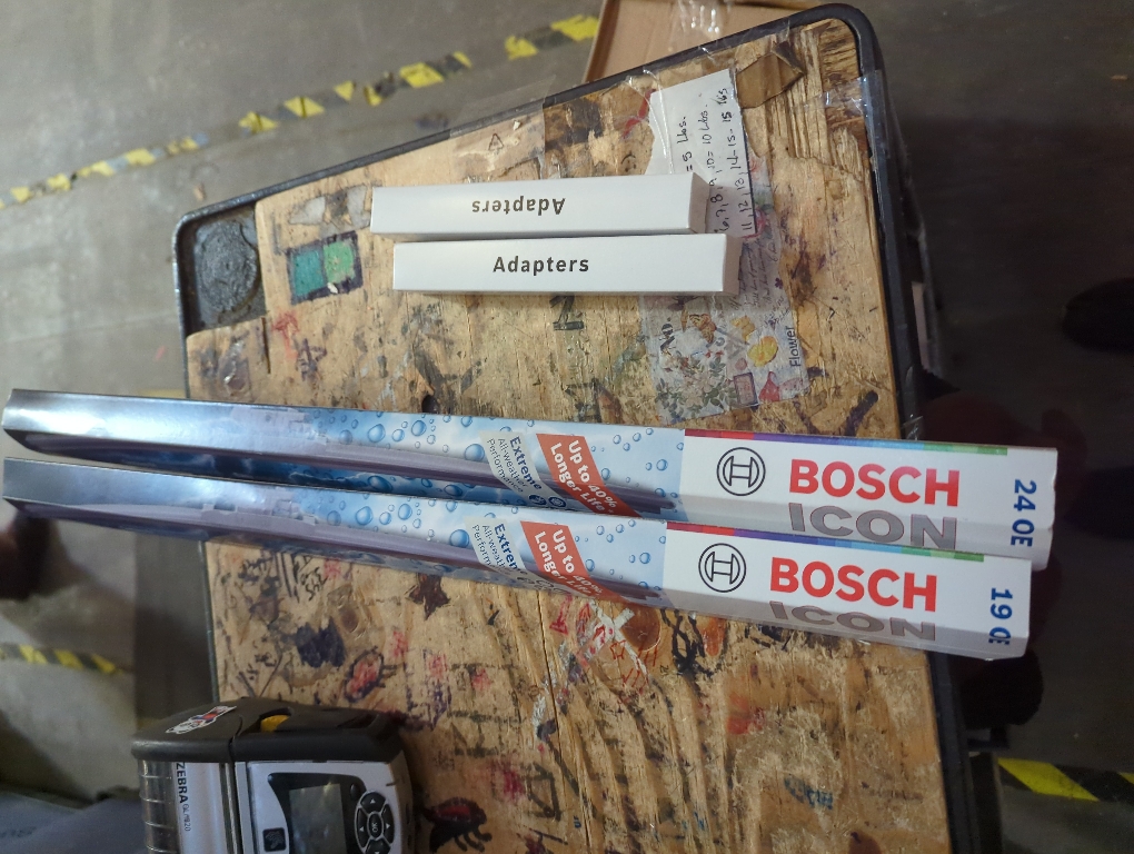 BOSCH 24OE19OE ICON Beam Wiper Blades - Driver and Passenger Side - Set of 2 Blades (24OE & 19OE)