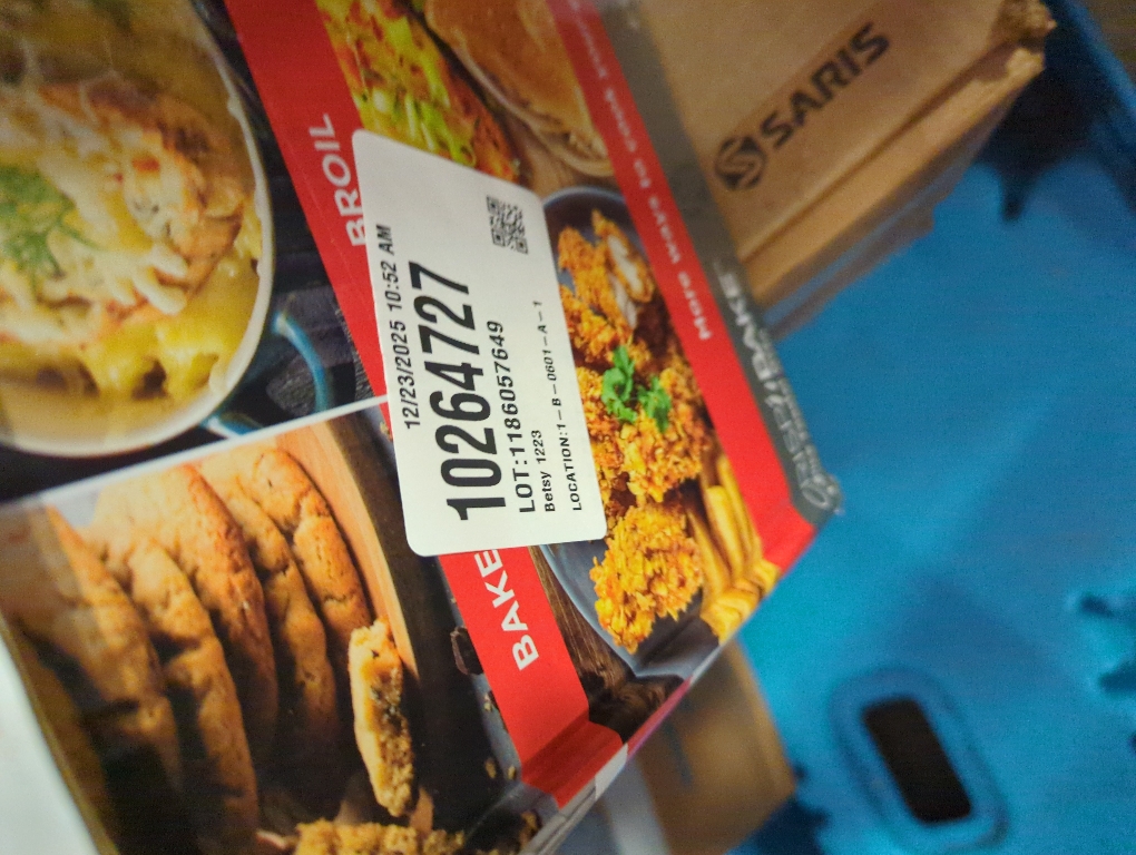 BLACK DECKER Crisp ‘N Bake Air Fry 4-Slice Toaster Oven, Silver & Black, TO1787SS