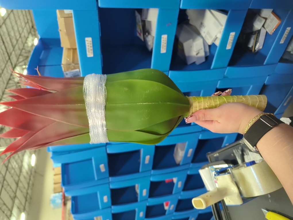 28 Large Artificial Red Green Agave, Summer Realistic Agave Plants for Home Indoor and Outdoor Decor(REG Green)